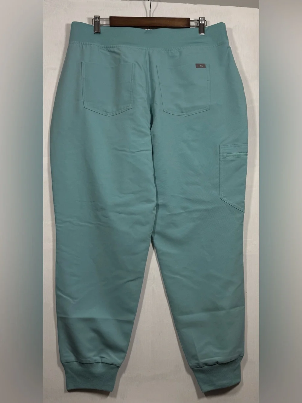 Figs Zamora Women’s Teal Jogger Scrubs with Utility Pocket - Picture 6 of 15